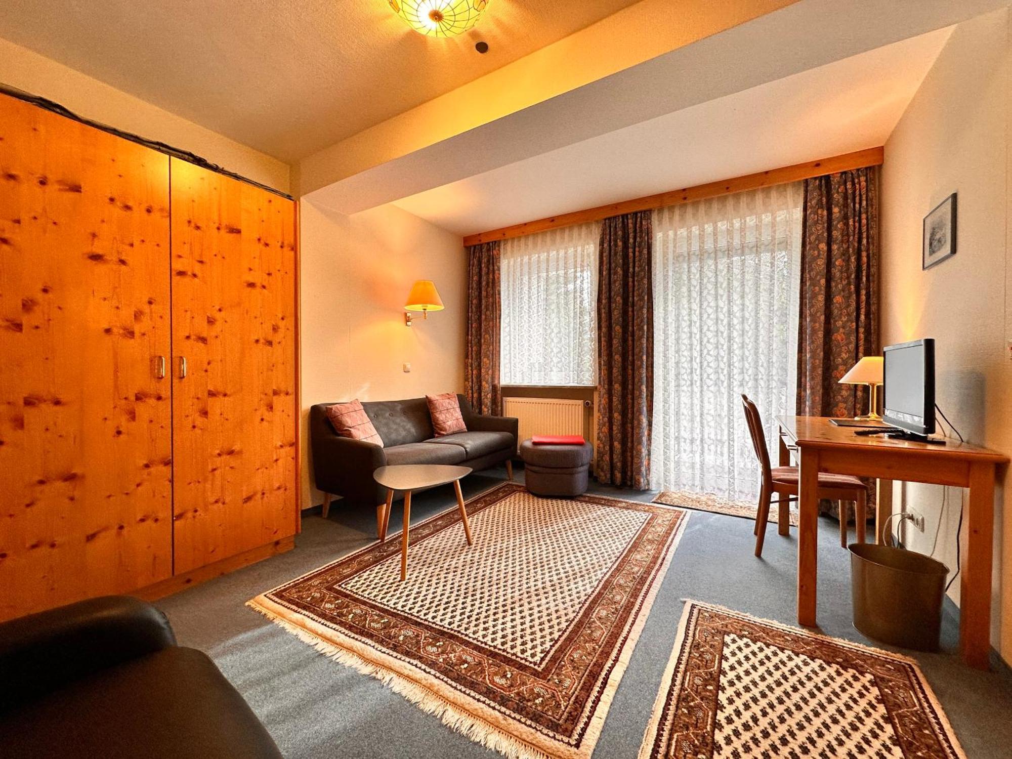 Pension Zum Loewen, Parkplatz, Fruehstueck, Wlan, Zentral Bad Steben Exterior photo