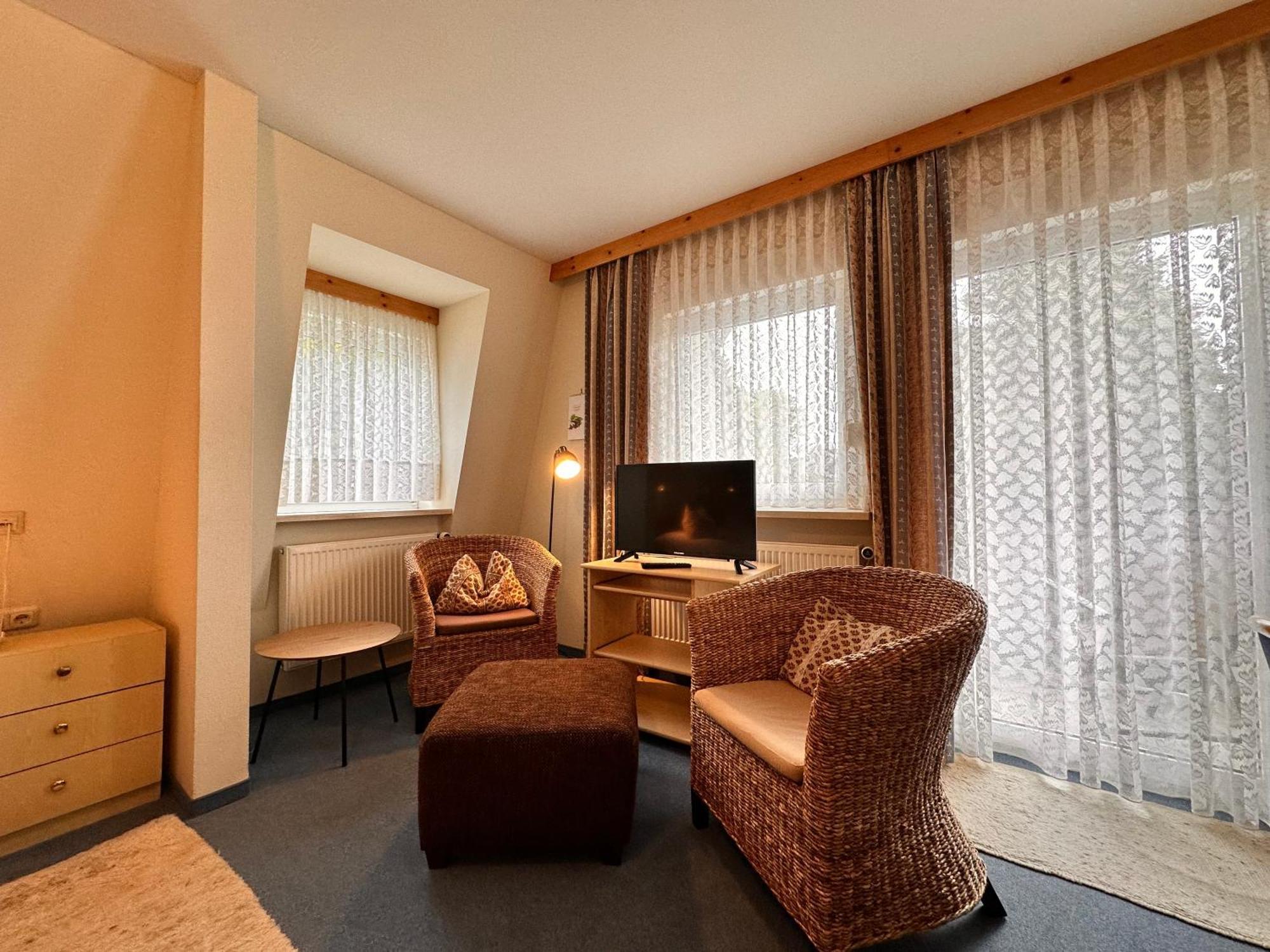 Pension Zum Loewen, Parkplatz, Fruehstueck, Wlan, Zentral Bad Steben Exterior photo