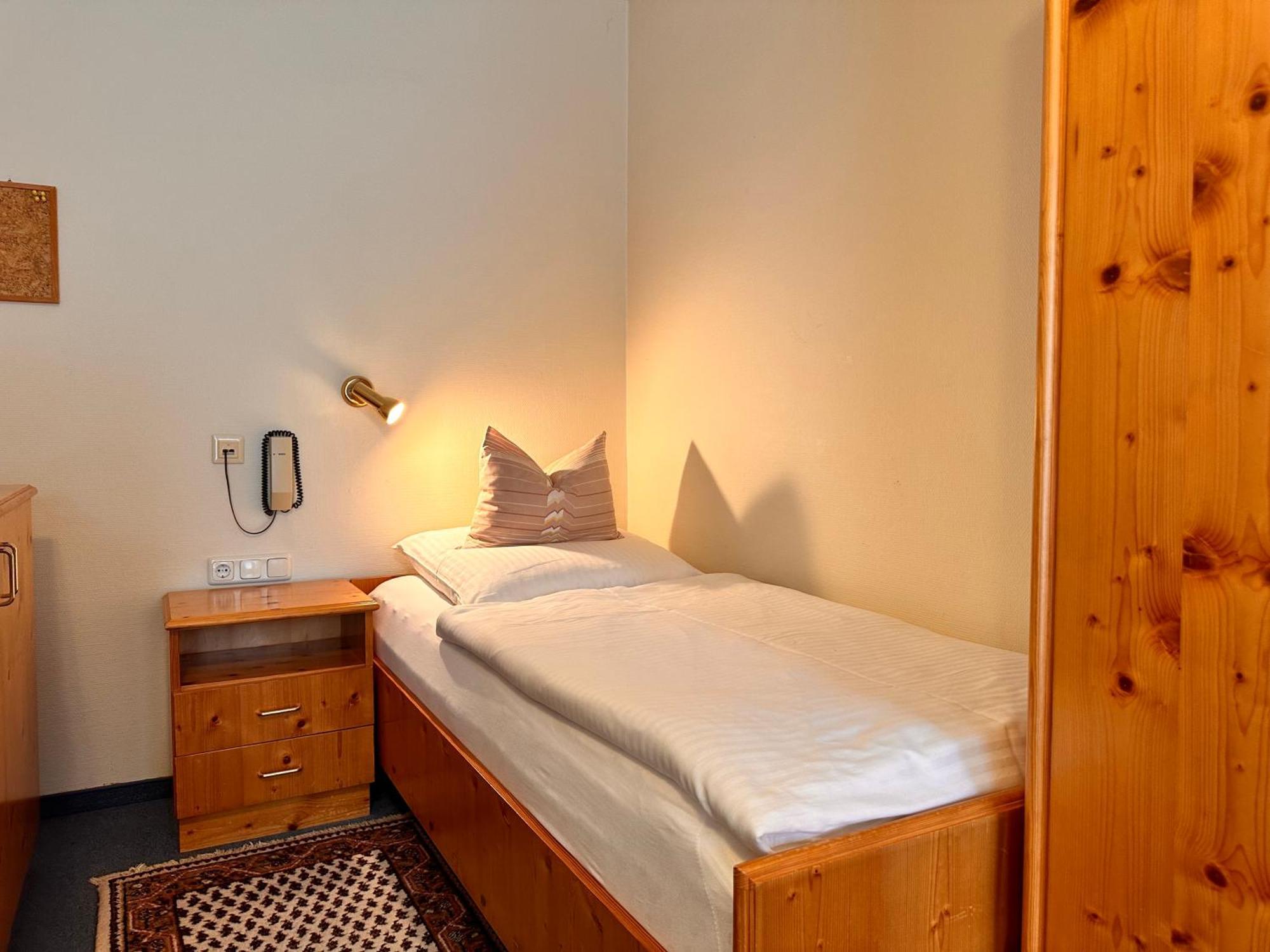 Pension Zum Loewen, Parkplatz, Fruehstueck, Wlan, Zentral Bad Steben Exterior photo