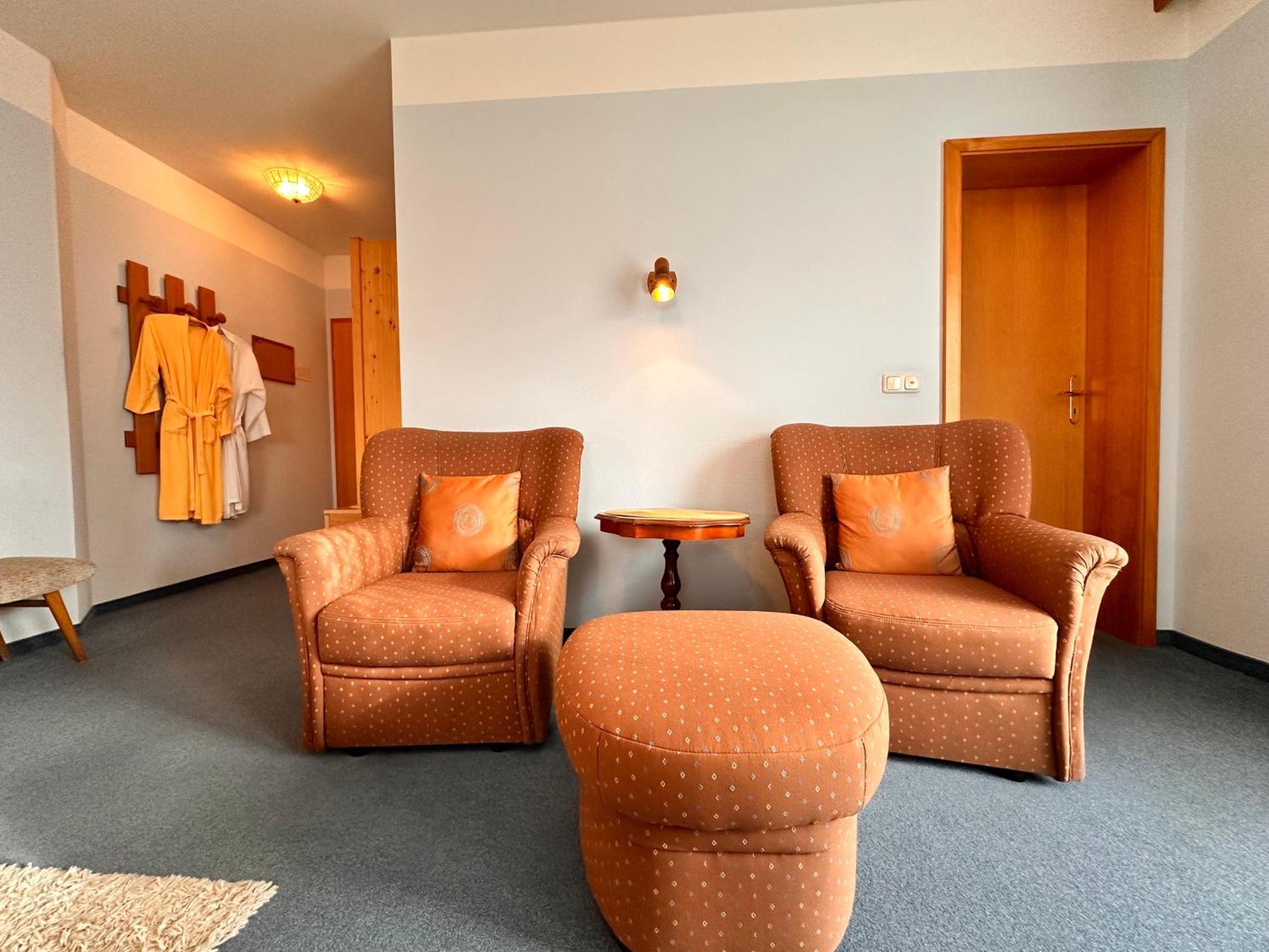 Pension Zum Loewen, Parkplatz, Fruehstueck, Wlan, Zentral Bad Steben Exterior photo