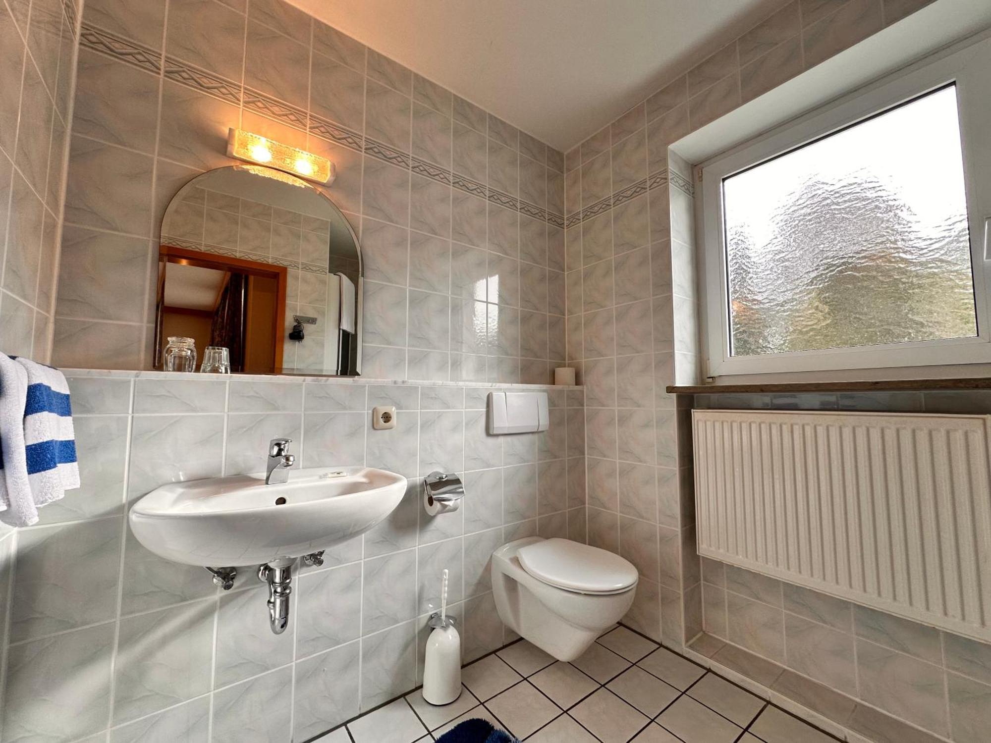 Pension Zum Loewen, Parkplatz, Fruehstueck, Wlan, Zentral Bad Steben Exterior photo