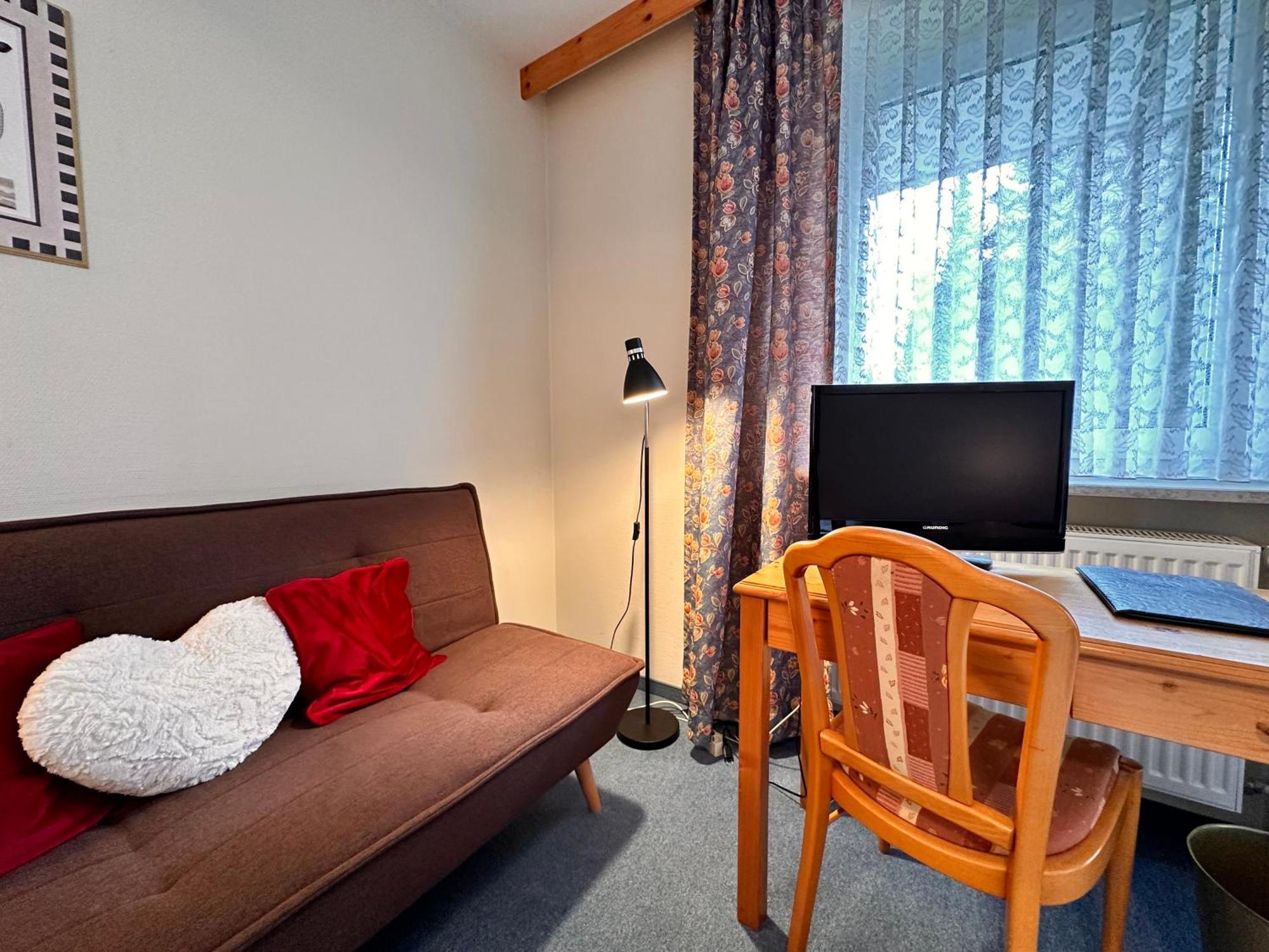 Pension Zum Loewen, Parkplatz, Fruehstueck, Wlan, Zentral Bad Steben Exterior photo