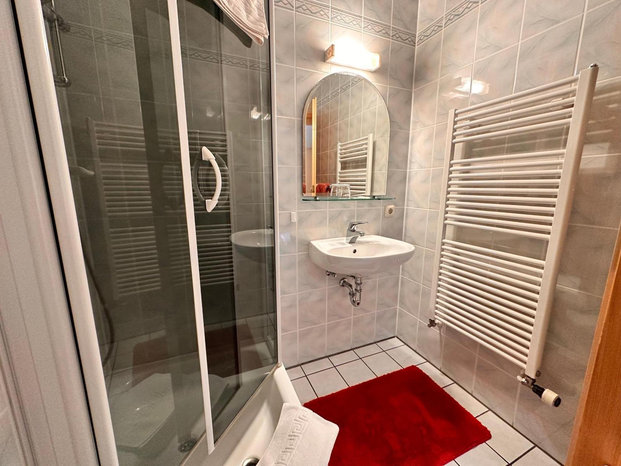 Pension Zum Loewen, Parkplatz, Fruehstueck, Wlan, Zentral Bad Steben Exterior photo