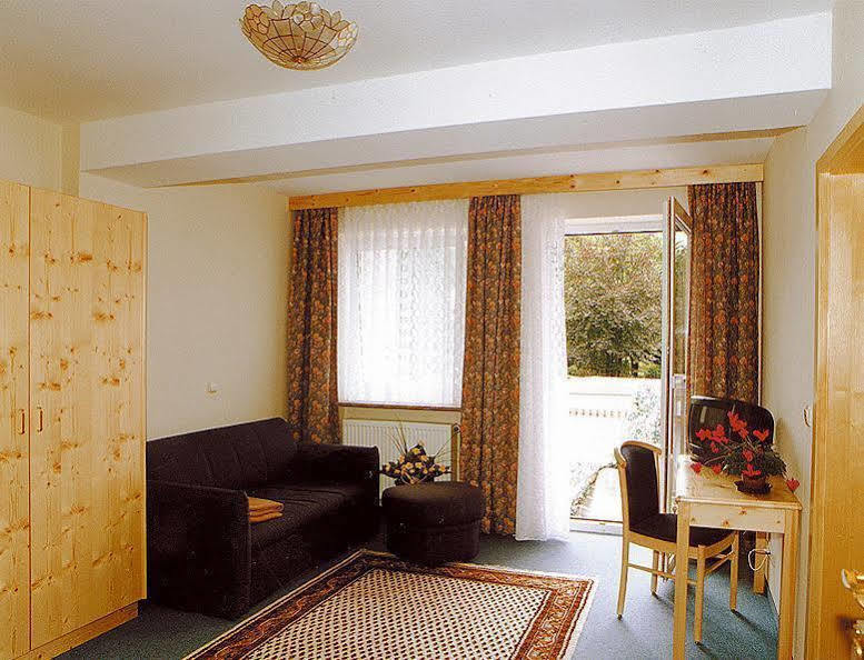 Pension Zum Loewen, Parkplatz, Fruehstueck, Wlan, Zentral Bad Steben Exterior photo